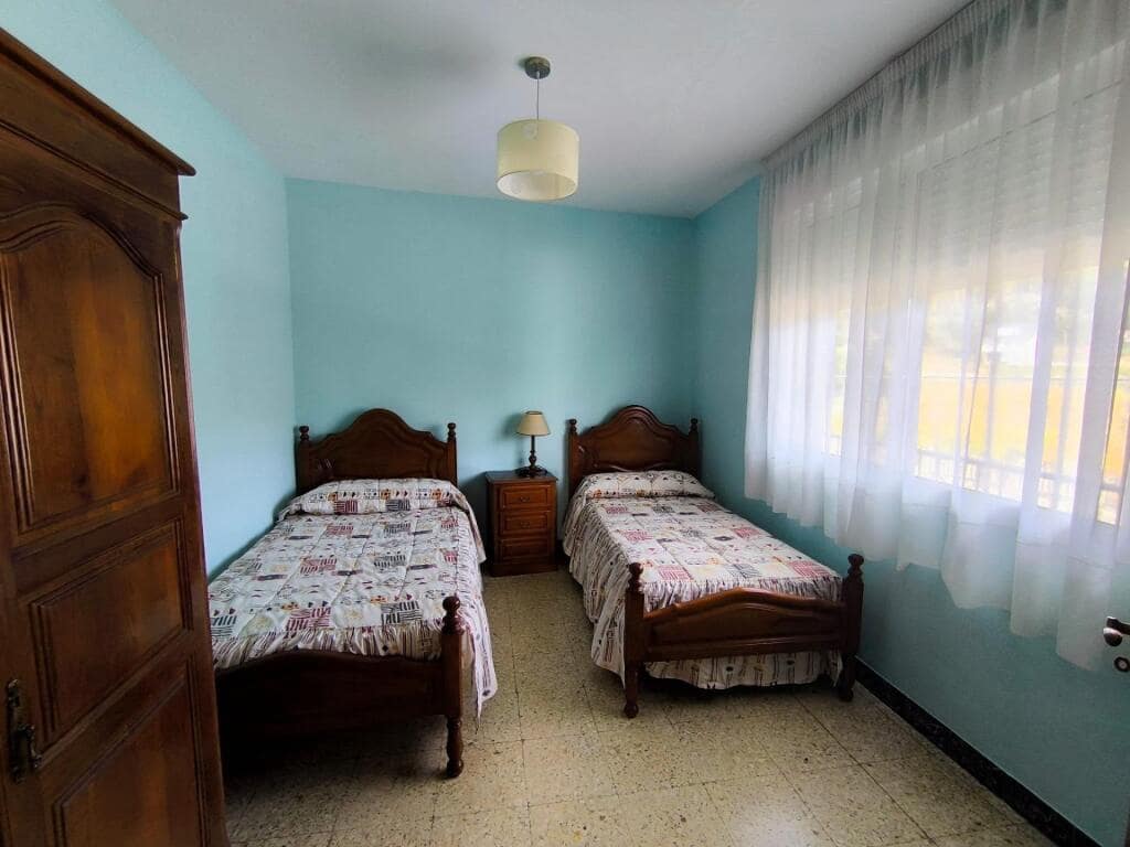 5 bedroom Villa for sale in Porto do Son - € 215,000 (Ref: 9344642)