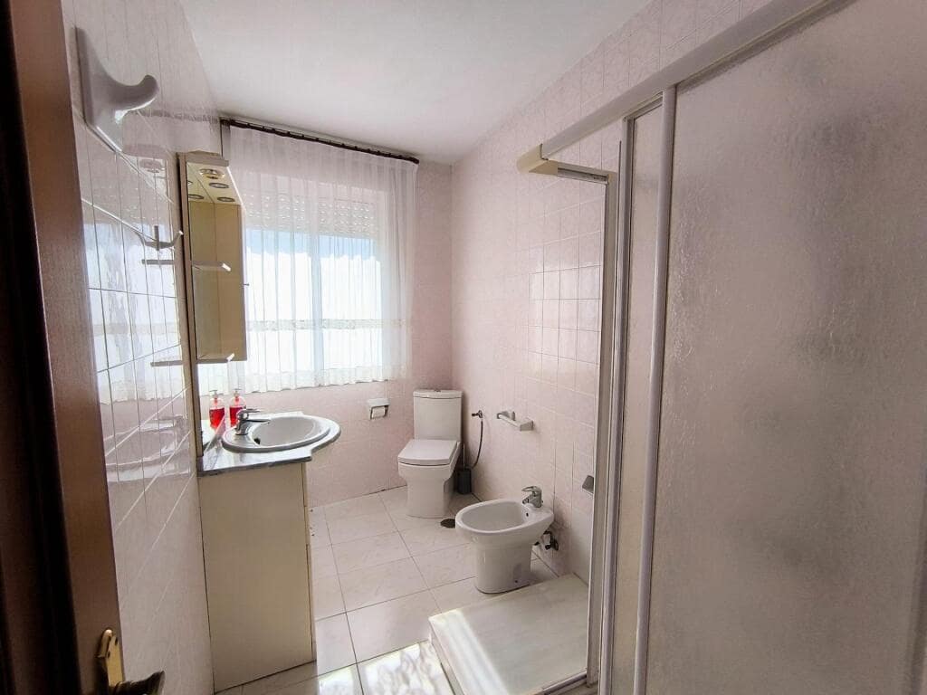 5 bedroom Villa for sale in Porto do Son - € 215,000 (Ref: 9344642)