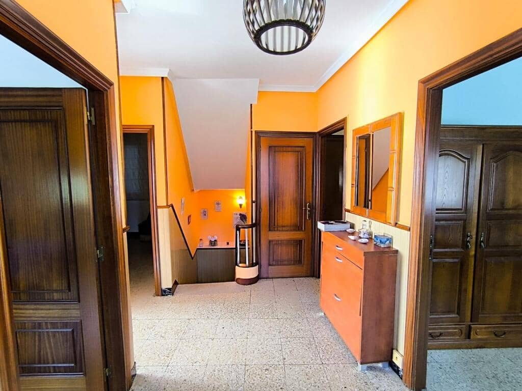 5 bedroom Villa for sale in Porto do Son - € 215,000 (Ref: 9344642)