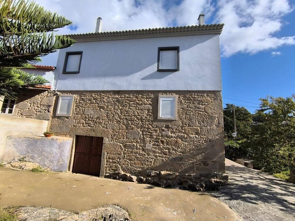 5 bedroom Villa for sale in Porto do Son - € 215,000 (Ref: 9344642)