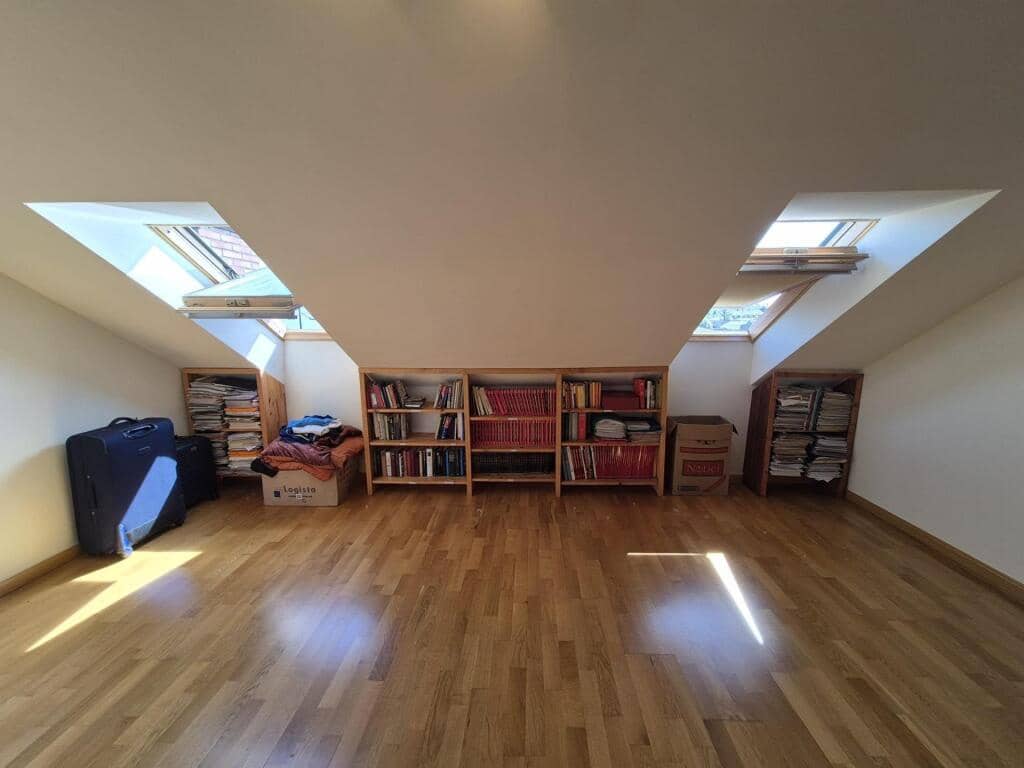 4 slaapkamer Rijtjeshuis te koop in San Andres del Rabanedo met garage - € 332.000 (Ref: 9344649)