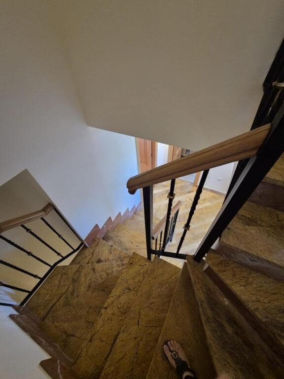 4 slaapkamer Rijtjeshuis te koop in San Andres del Rabanedo met garage - € 332.000 (Ref: 9344649)