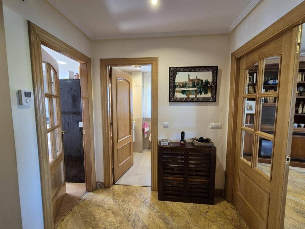 4 slaapkamer Rijtjeshuis te koop in San Andres del Rabanedo met garage - € 332.000 (Ref: 9344649)