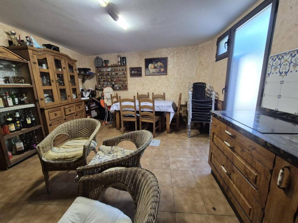 4 slaapkamer Rijtjeshuis te koop in San Andres del Rabanedo met garage - € 332.000 (Ref: 9344649)