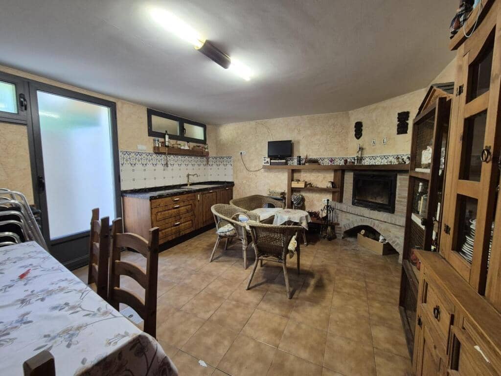 4 slaapkamer Rijtjeshuis te koop in San Andres del Rabanedo met garage - € 332.000 (Ref: 9344649)