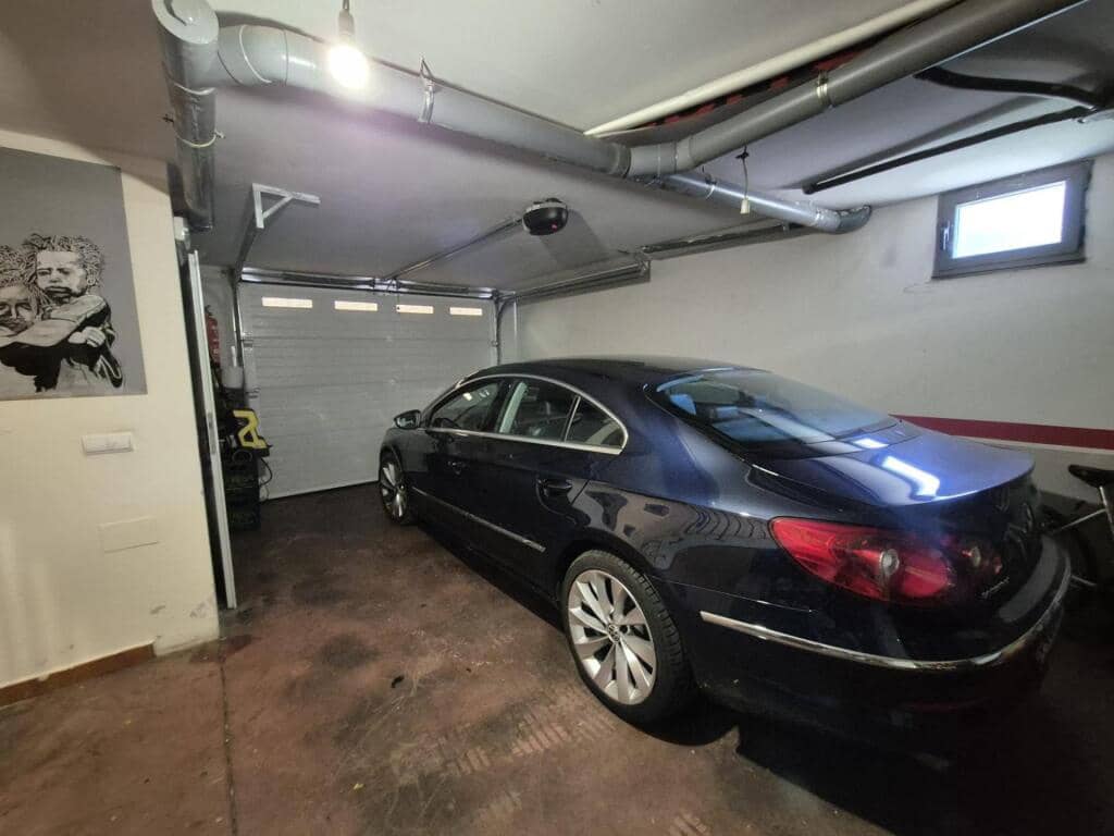 4 slaapkamer Rijtjeshuis te koop in San Andres del Rabanedo met garage - € 332.000 (Ref: 9344649)