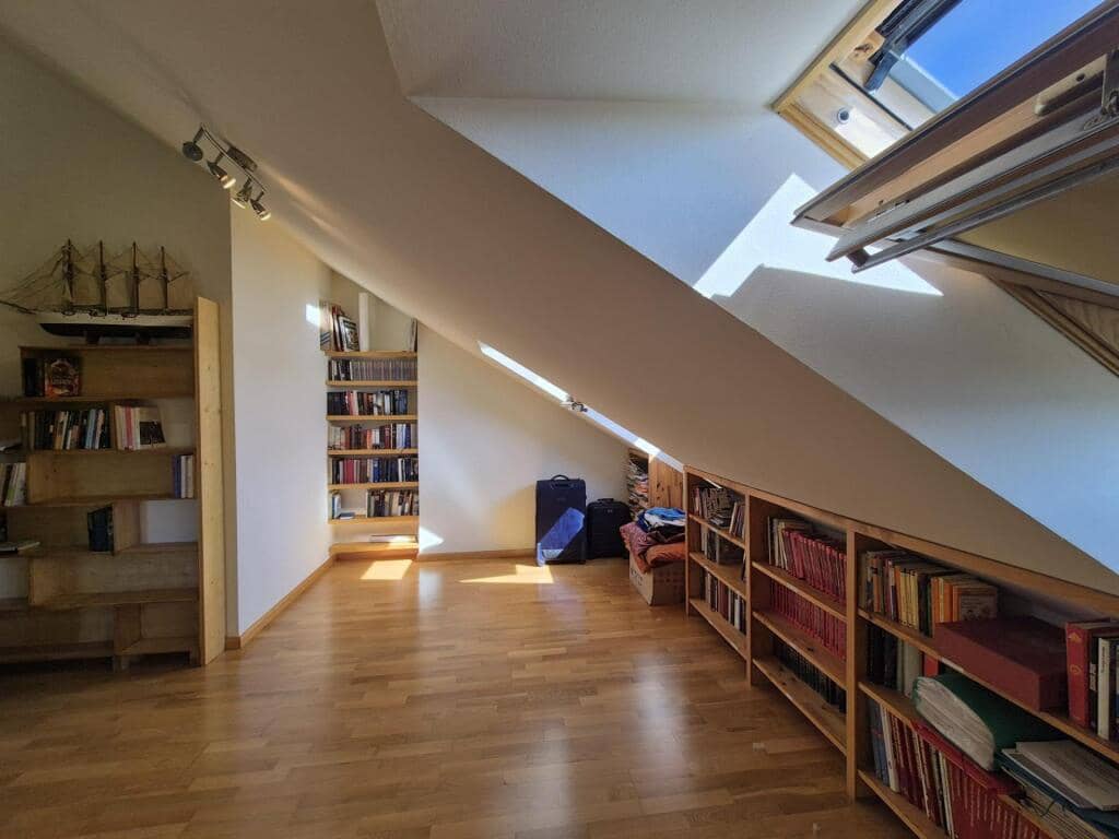 4 slaapkamer Rijtjeshuis te koop in San Andres del Rabanedo met garage - € 332.000 (Ref: 9344649)