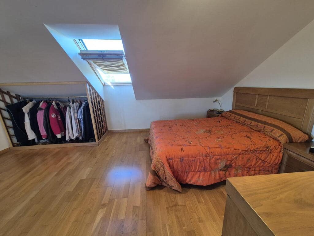 4 slaapkamer Rijtjeshuis te koop in San Andres del Rabanedo met garage - € 332.000 (Ref: 9344649)