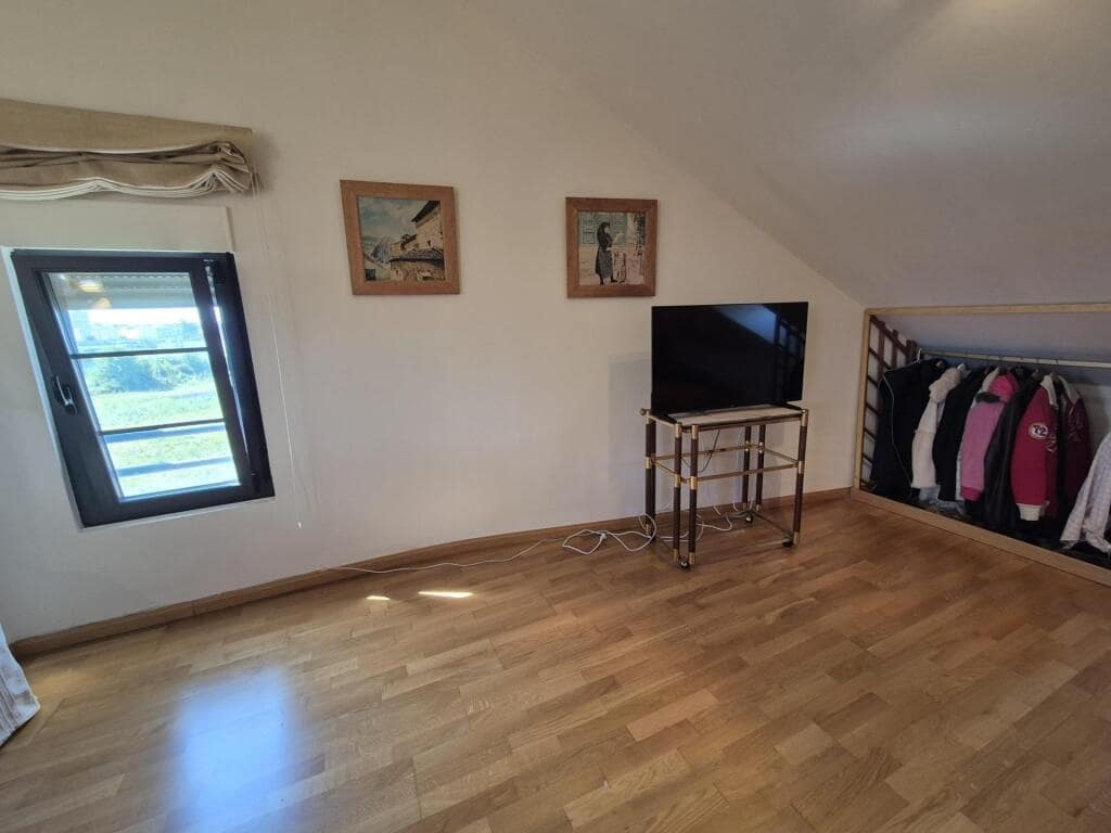 4 slaapkamer Rijtjeshuis te koop in San Andres del Rabanedo met garage - € 332.000 (Ref: 9344649)