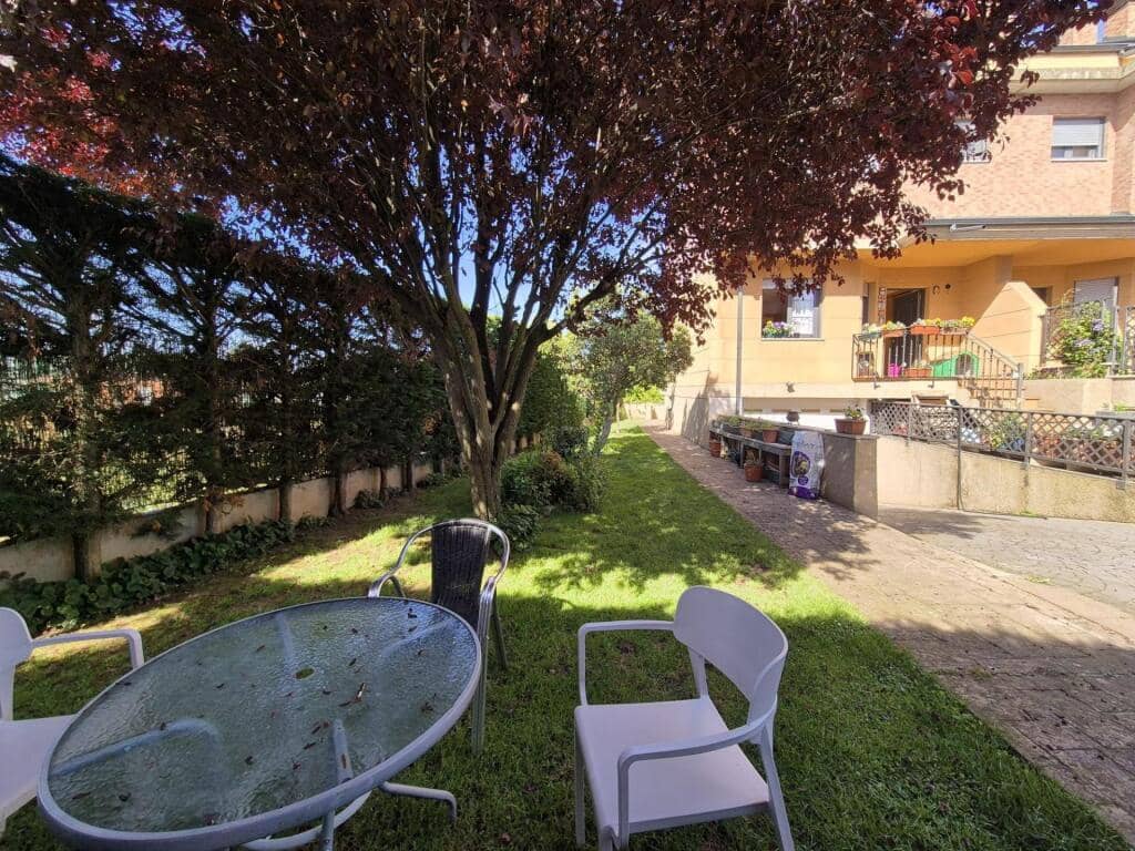 4 slaapkamer Rijtjeshuis te koop in San Andres del Rabanedo met garage - € 332.000 (Ref: 9344649)