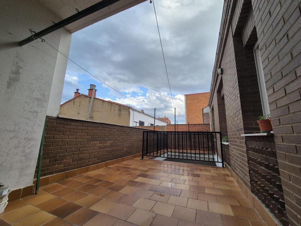 10 soveværelse Villa til salg i Leon by med garage - € 450.000 (Ref: 9344651)