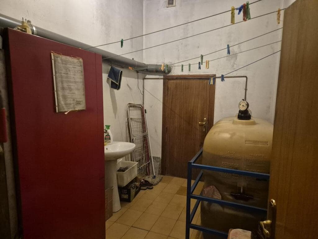 10 soveværelse Villa til salg i Leon by med garage - € 450.000 (Ref: 9344651)