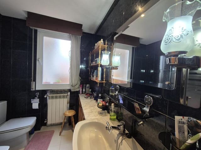 10 soveværelse Villa til salg i León by med garage - € 450.000 (Ref: 9344651)