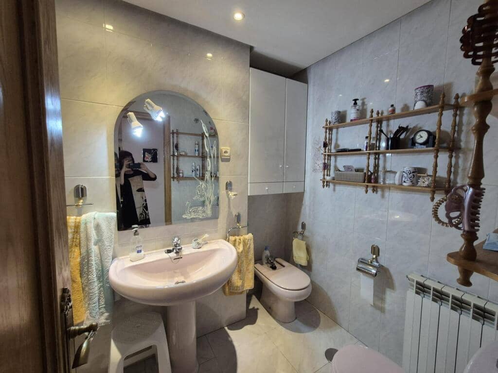 10 soveværelse Villa til salg i Leon by med garage - € 450.000 (Ref: 9344651)