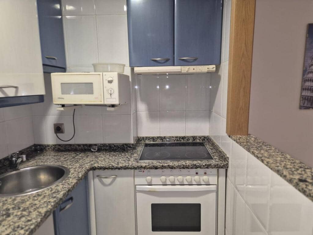 10 soveværelse Villa til salg i Leon by med garage - € 450.000 (Ref: 9344651)