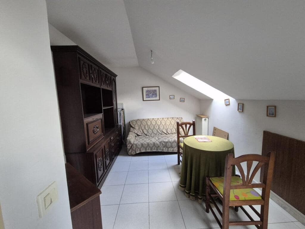 10 soveværelse Villa til salg i Leon by med garage - € 450.000 (Ref: 9344651)