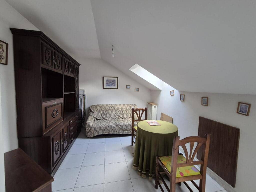 10 soveværelse Villa til salg i Leon by med garage - € 450.000 (Ref: 9344651)