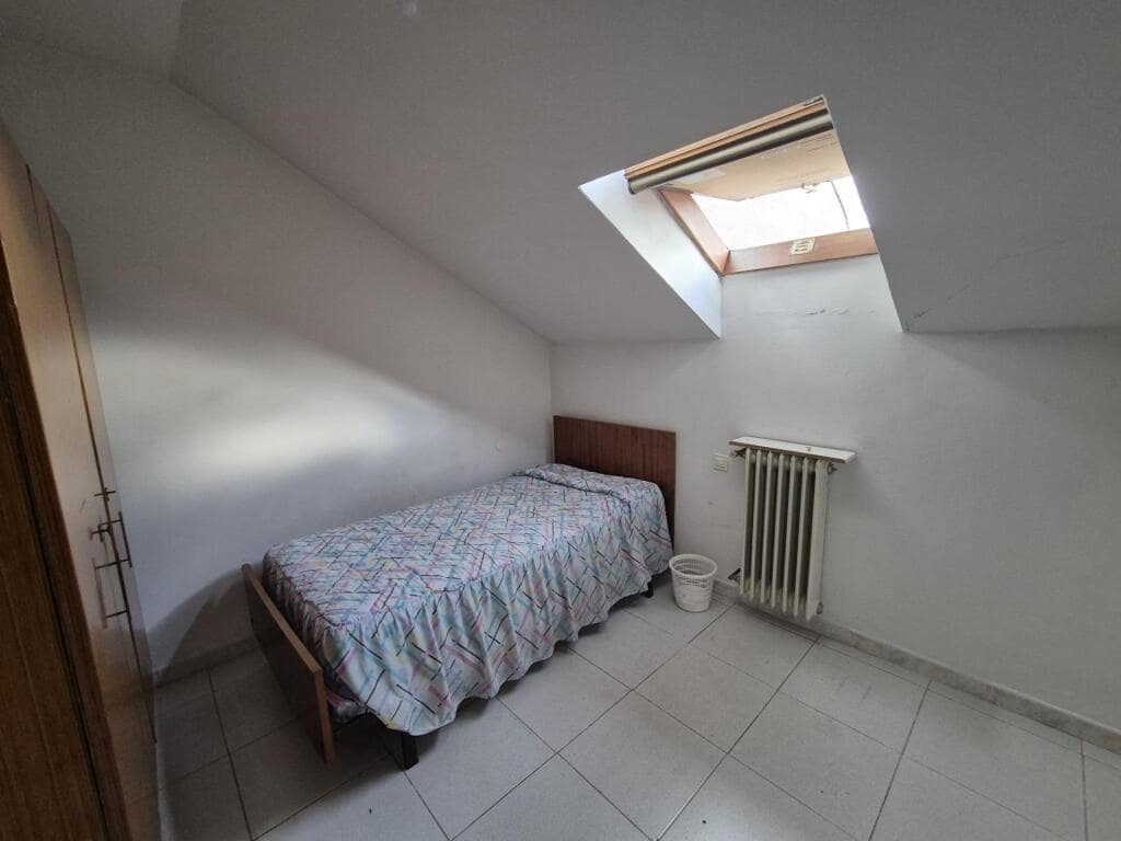 10 soveværelse Villa til salg i Leon by med garage - € 450.000 (Ref: 9344651)