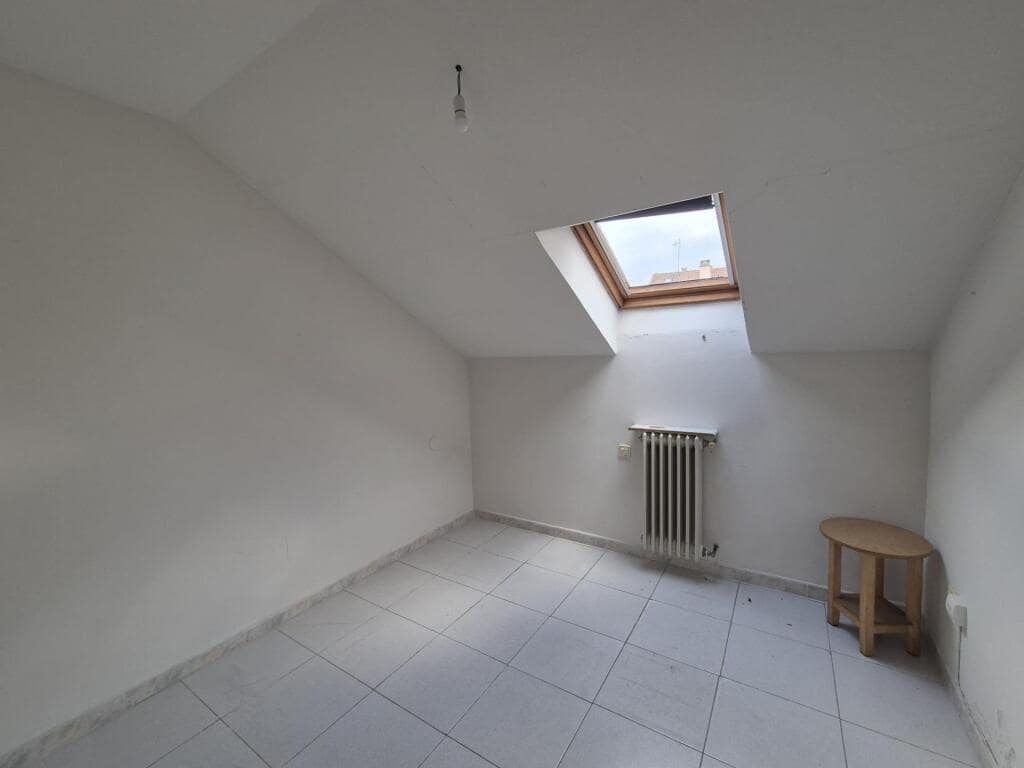 10 soveværelse Villa til salg i Leon by med garage - € 450.000 (Ref: 9344651)