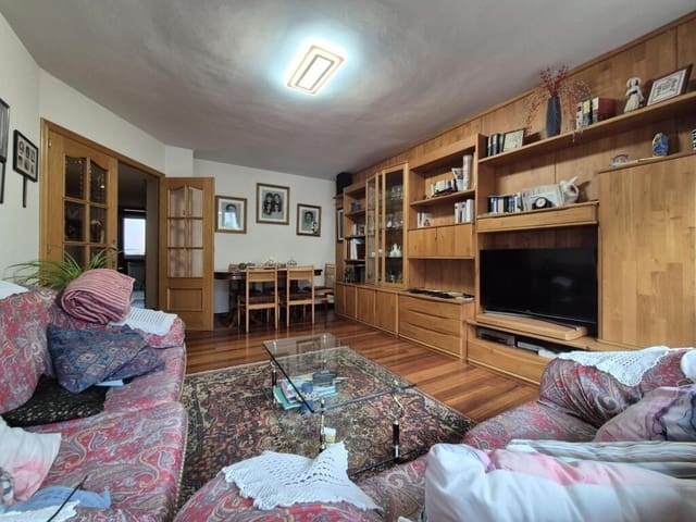 10 soveværelse Villa til salg i León by med garage - € 450.000 (Ref: 9344651)