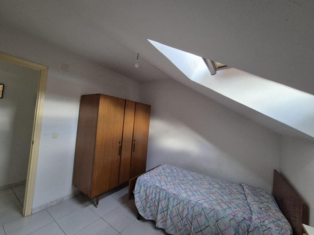 10 soveværelse Villa til salg i Leon by med garage - € 450.000 (Ref: 9344651)