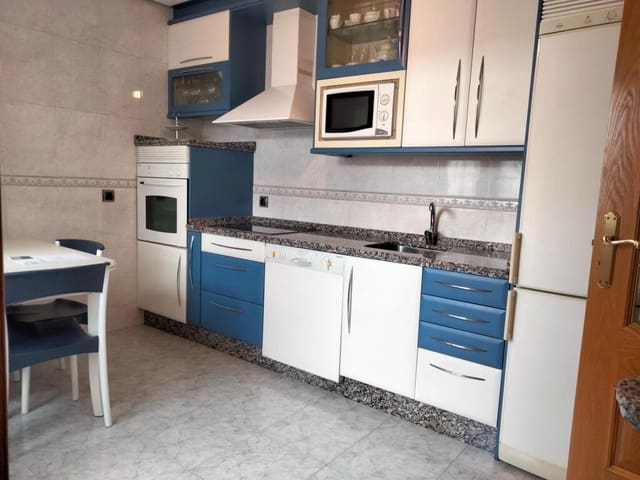 2 slaapkamer Rijtjeshuis te koop in León stad - € 185.000 (Ref: 9344652)