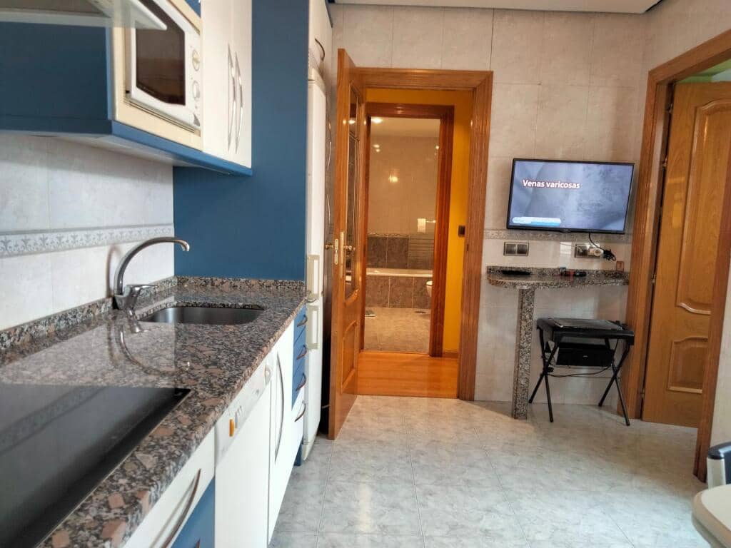 2 slaapkamer Rijtjeshuis te koop in Leon stad - € 185.000 (Ref: 9344652)