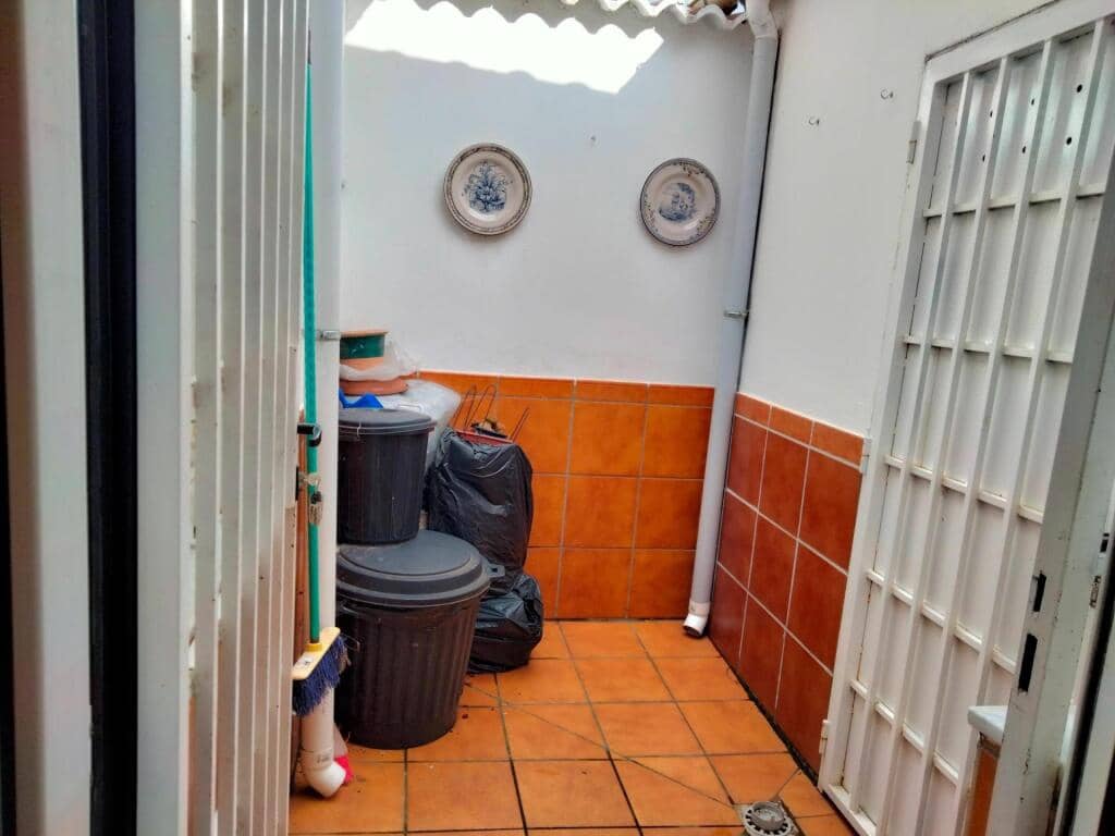 2 slaapkamer Rijtjeshuis te koop in Leon stad - € 185.000 (Ref: 9344652)