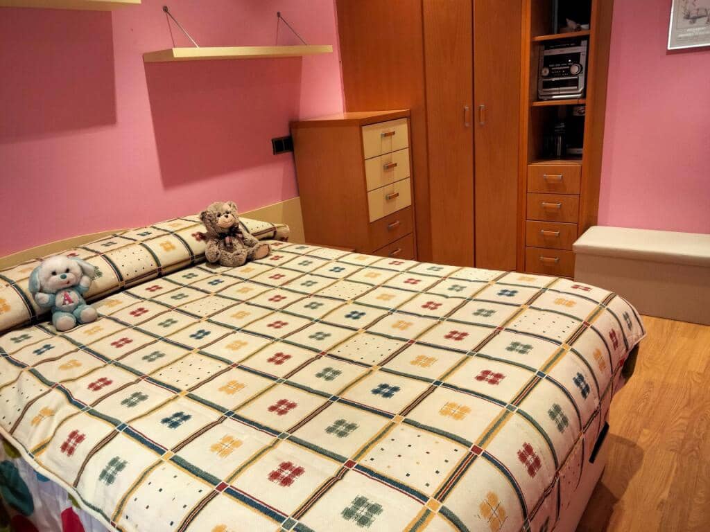 2 slaapkamer Rijtjeshuis te koop in Leon stad - € 185.000 (Ref: 9344652)