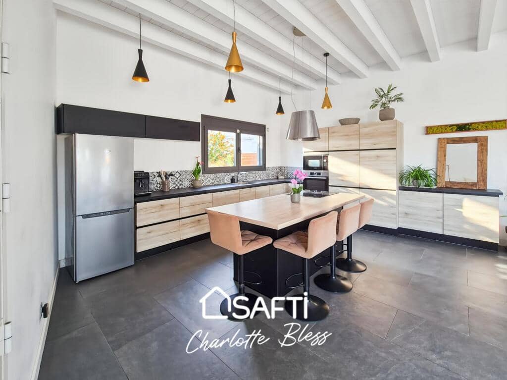 5 soverom Villa til salgs i Cubelles med svømmebasseng - € 587 000 (Ref: 9347122)