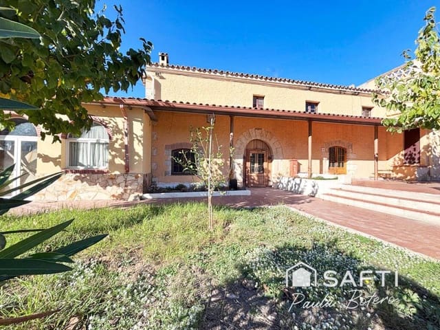 5 bedroom Finca/Country House for sale in Canyelles - € 490,000 (Ref: 9347125)