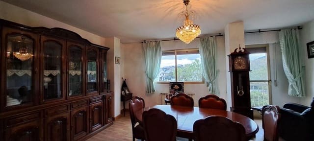 5 slaapkamer Rijtjeshuis te koop in Ponferrada met garage - € 250.000 (Ref: 9347129)
