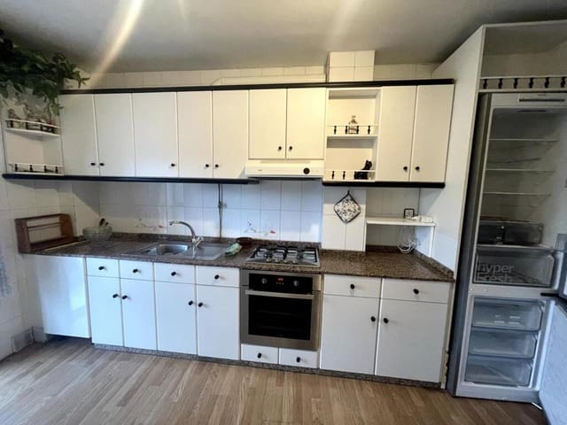 5 slaapkamer Rijtjeshuis te koop in Ponferrada met garage - € 250.000 (Ref: 9347129)