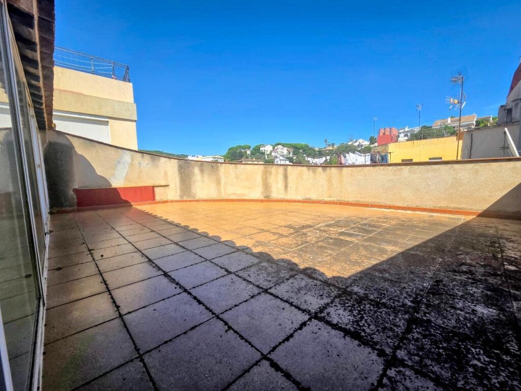 Kantoor te koop in Canet de Mar - € 210.000 (Ref: 9347131)