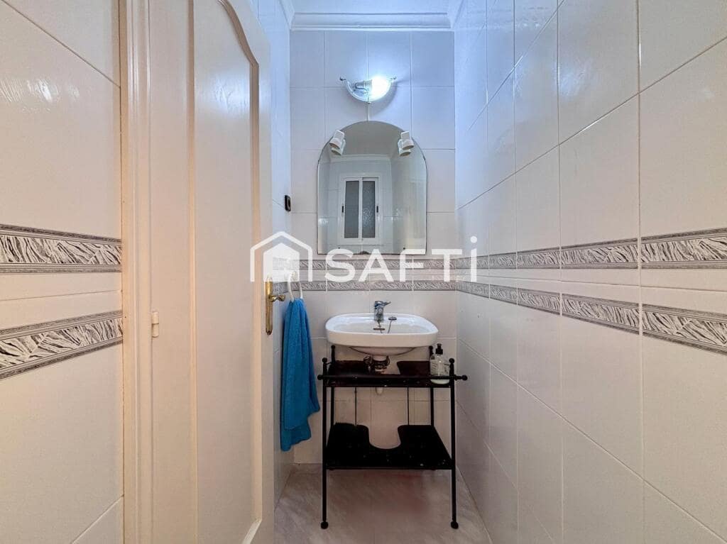 5 slaapkamer Rijtjeshuis te koop in Sitges met zwembad - € 495.000 (Ref: 9347133)