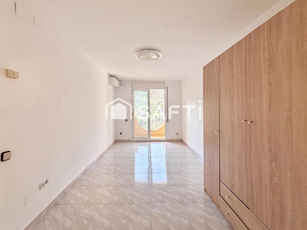 5 slaapkamer Rijtjeshuis te koop in Sitges met zwembad - € 495.000 (Ref: 9347133)