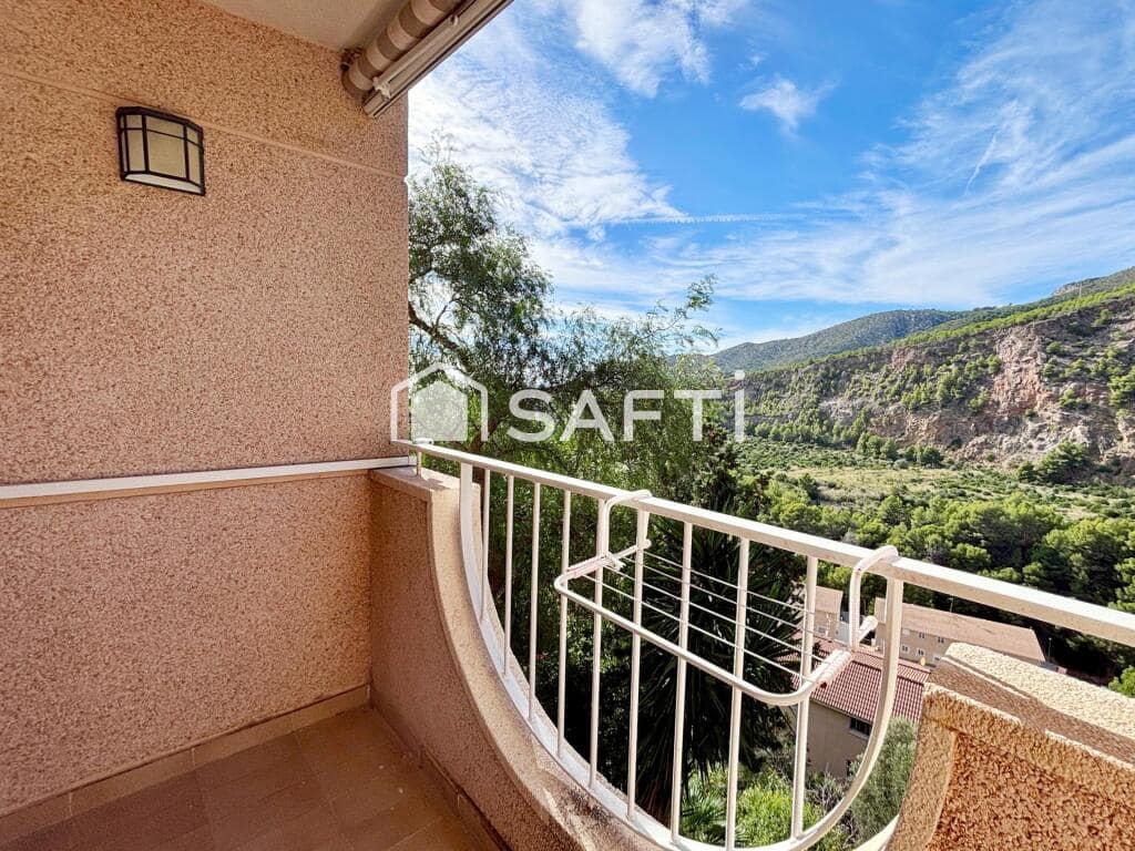 5 slaapkamer Rijtjeshuis te koop in Sitges met zwembad - € 495.000 (Ref: 9347133)