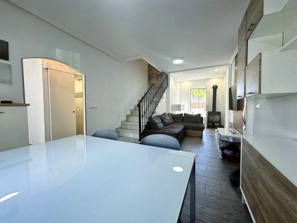 3 sypialnia Willa na sprzedaż w Guardamar del Segura z basenem - 216 000 € (Ref: 9349336)