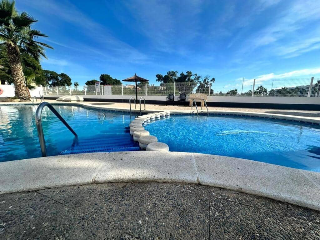 3 sypialnia Willa na sprzedaż w Guardamar del Segura z basenem - 216 000 € (Ref: 9349336)