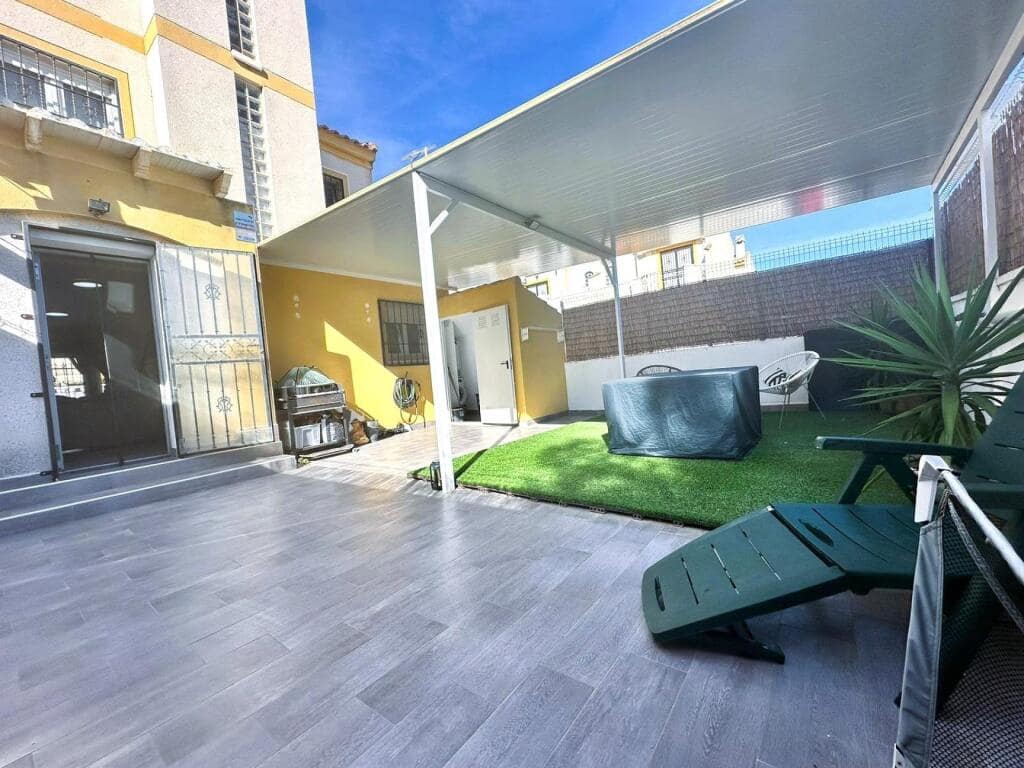 3 sypialnia Willa na sprzedaż w Guardamar del Segura z basenem - 216 000 € (Ref: 9349336)