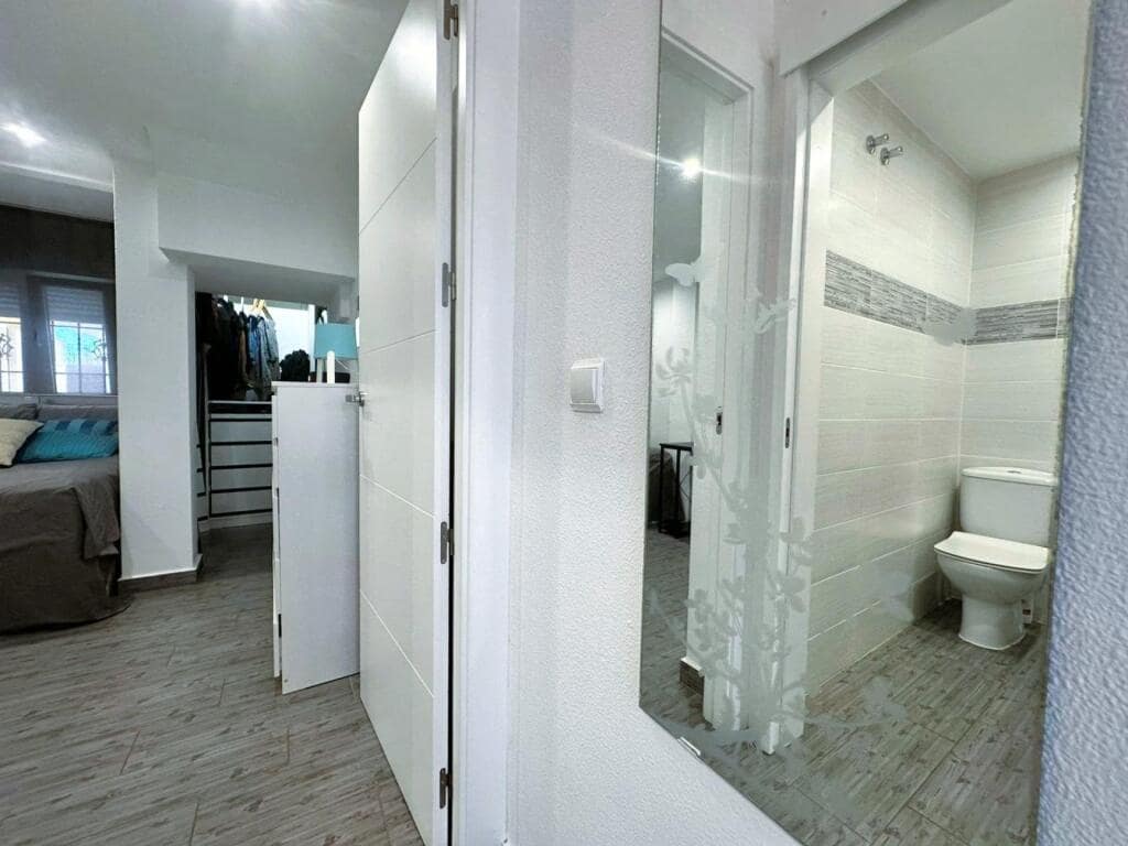 3 sypialnia Willa na sprzedaż w Guardamar del Segura z basenem - 216 000 € (Ref: 9349336)