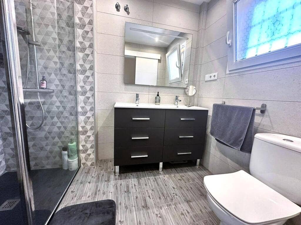 3 sypialnia Willa na sprzedaż w Guardamar del Segura z basenem - 216 000 € (Ref: 9349336)