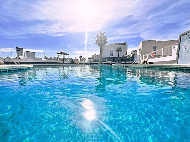 3 sypialnia Willa na sprzedaż w El Raso, Guardamar del Segura z basenem - 216 000 € (Ref: 9349336)