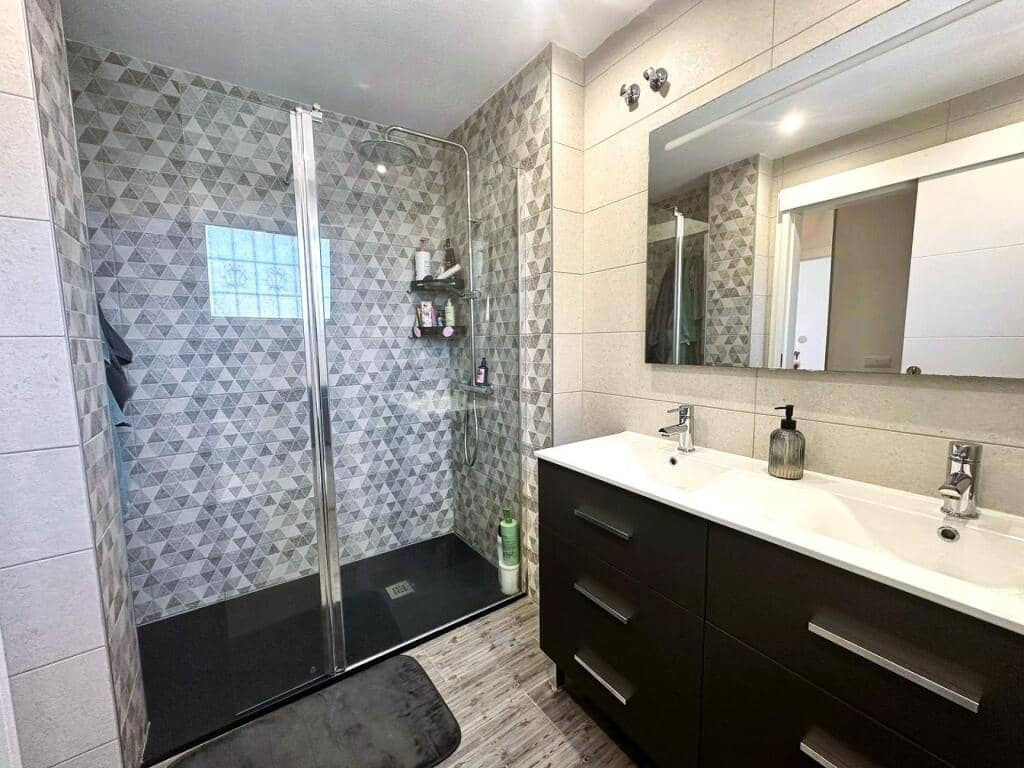 3 sypialnia Willa na sprzedaż w Guardamar del Segura z basenem - 216 000 € (Ref: 9349336)