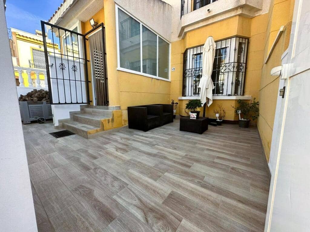 3 sypialnia Willa na sprzedaż w Guardamar del Segura z basenem - 216 000 € (Ref: 9349336)