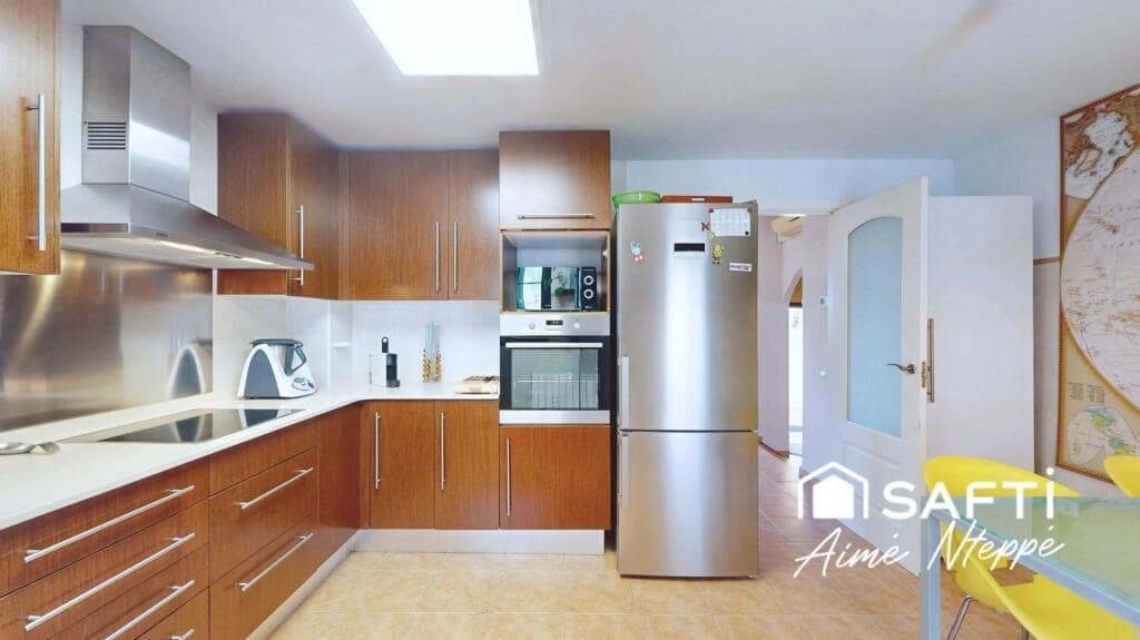 5 slaapkamer Villa te koop in Sant Julia de Ramis met zwembad garage - € 755.000 (Ref: 9349341)