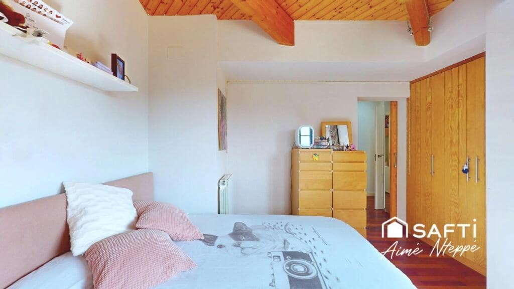 5 slaapkamer Villa te koop in Sant Julia de Ramis met zwembad garage - € 755.000 (Ref: 9349341)