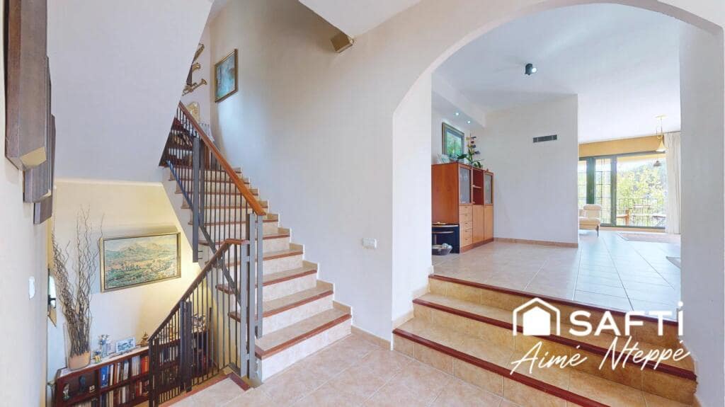 5 slaapkamer Villa te koop in Sant Julia de Ramis met zwembad garage - € 755.000 (Ref: 9349341)