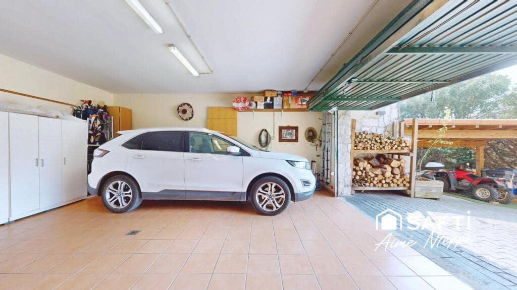 5 slaapkamer Villa te koop in Sant Julia de Ramis met zwembad garage - € 755.000 (Ref: 9349341)