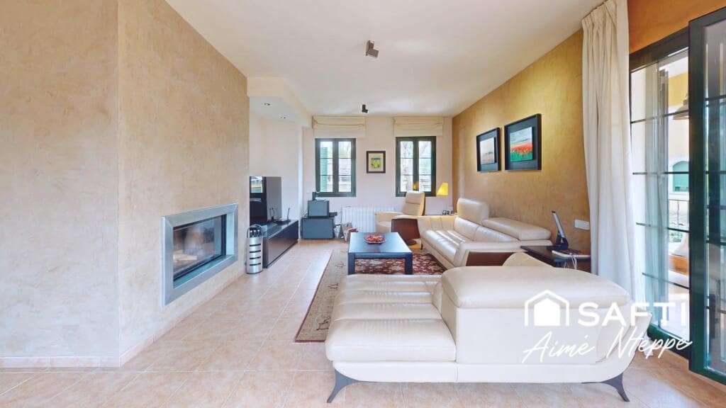 5 slaapkamer Villa te koop in Sant Julia de Ramis met zwembad garage - € 755.000 (Ref: 9349341)